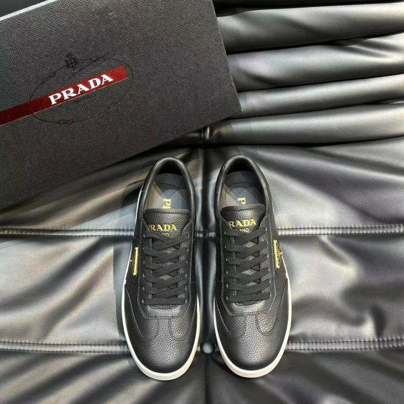 Pra*a casual shoes
